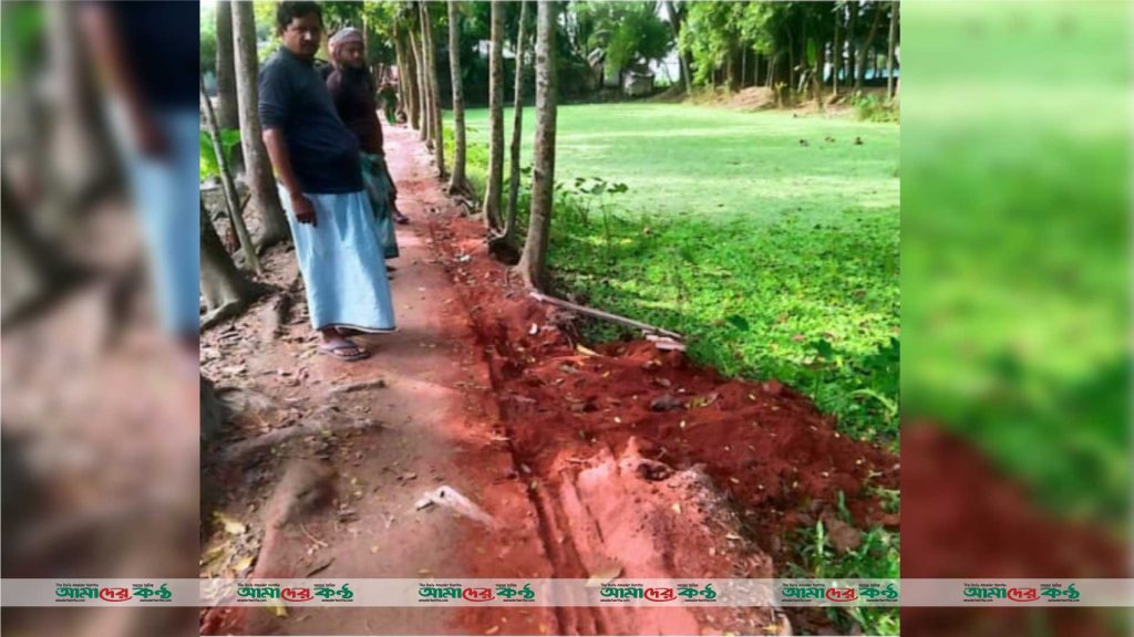 সরকারি অর্থায়নের রাস্তায় চলাচলে বাঁধা গৃহবন্দী  ২০ পরিবার